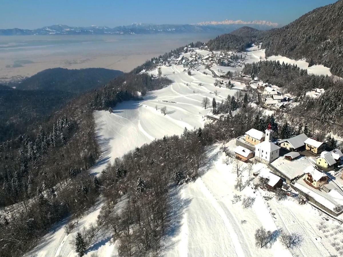 Turizem Pavlin Apartments Senturska Gora ภายนอก รูปภาพ